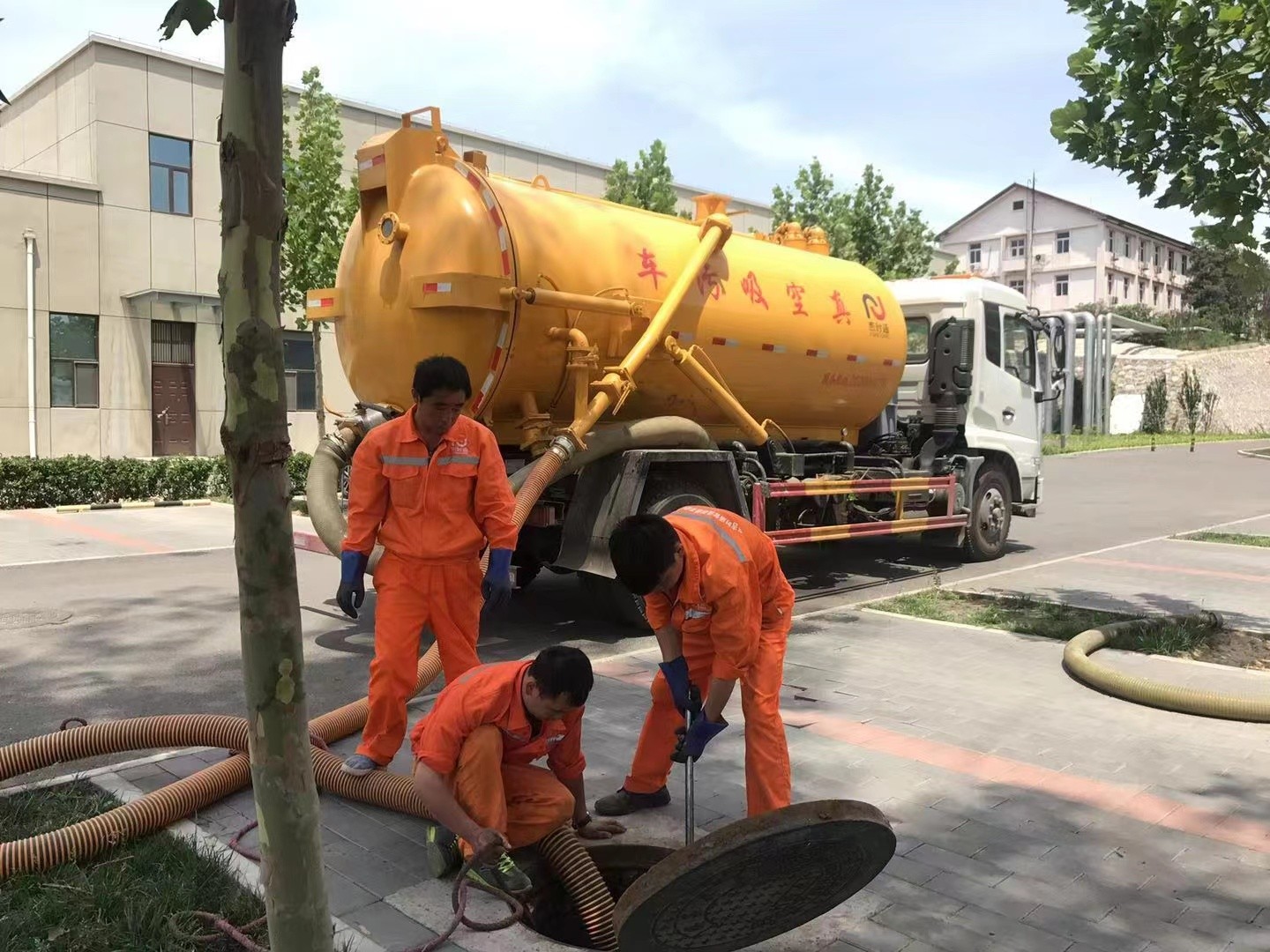 莆田化粪池清理与5-8吨吸粪车施工效率分析